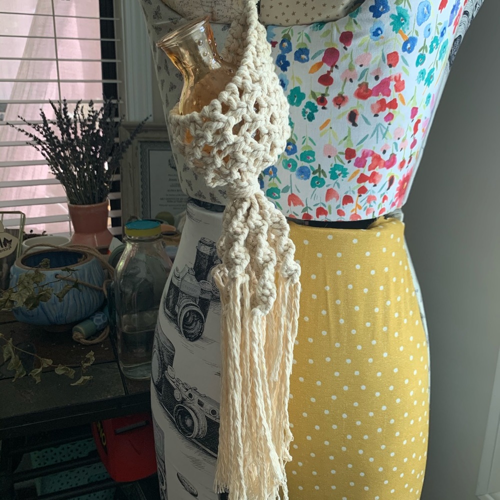 Macrame plant pod